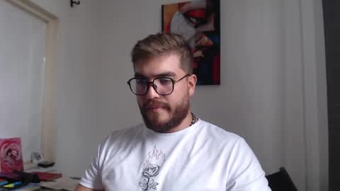 dylanhot10 online show from 02/25/25, 08:41