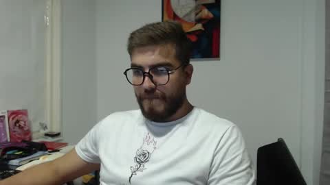 dylanhot10 online show from 02/25/25, 11:44