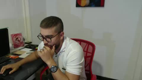 dylanhot10 online show from 09/17/25, 11:39