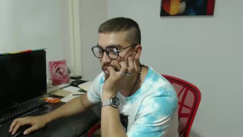 dylanhot10 online show from 09/18/25, 11:51