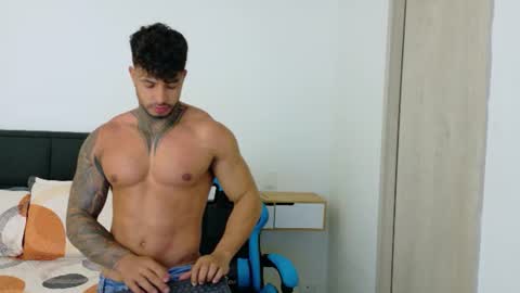Snapshot of dylanrivera_ chatting on 06/16/26, 01:41 Dylan Rivera online show from 06/16/26, 01:41
