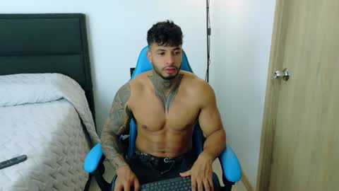 Snapshot of dylanrivera_ chatting on 08/05/26, 12:46 Dylan Rivera online show from 08/05/26, 12:46
