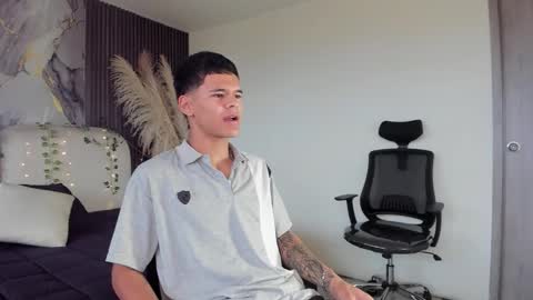 Snapshot of dylanroyce_ chatting on 02/25/26, 12:59 dylanroyce_ online show from 02/25/26, 12:59