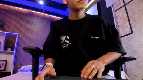 dylanroyce_ online show from 04/07/26, 12:16