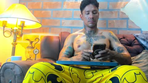 Snapshot of dylanstonne1 chatting on 02/06/25, 02:11 D Y L A N online show from 02/06/25, 02:11