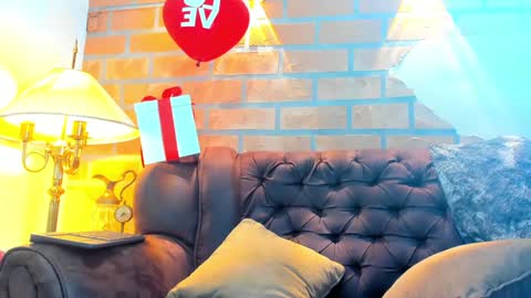 Snapshot of dylanstonne1 chatting on 02/07/25, 01:25 D Y L A N online show from 02/07/25, 01:25