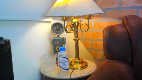 Snapshot of dylanstonne1 chatting on 03/01/25, 12:28 D Y L A N online show from 03/01/25, 12:28