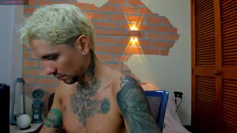 Snapshot of dylanstonne1 chatting on 09/20/25, 09:49 D Y L A N online show from 09/20/25, 09:49