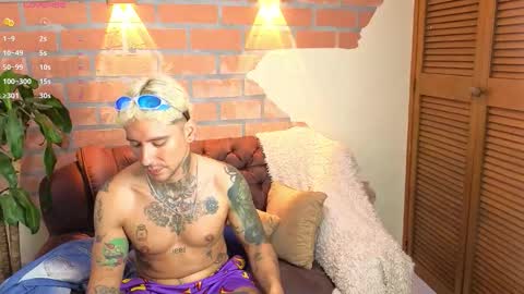 Snapshot of dylanstonne1 chatting on 10/01/25, 08:59 D Y L A N online show from 10/01/25, 08:59