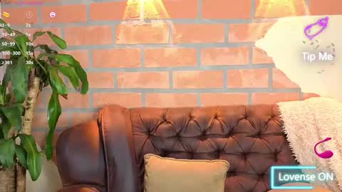 Snapshot of dylanstonne1 chatting on 10/18/25, 12:57 D Y L A N online show from 10/18/25, 12:57