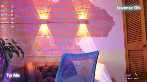 Snapshot of dylanstonne1 chatting on 11/09/25, 07:12 D Y L A N online show from 11/09/25, 07:12