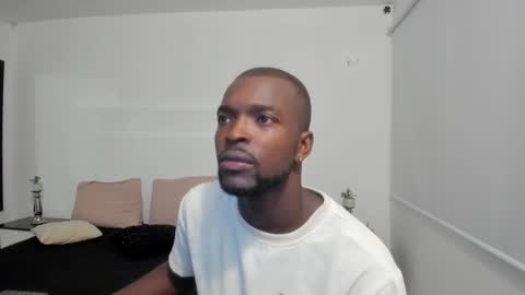 Snapshot of dylantaylor_1 chatting on 01/01/25, 04:18 Dylan Taylor online show from 01/01/25, 04:18