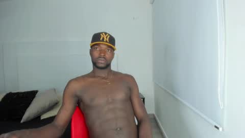 Snapshot of dylantaylor_1 chatting on 01/11/25, 04:16 Dylan Taylor online show from 01/11/25, 04:16