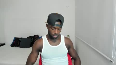Snapshot of dylantaylor_1 chatting on 02/14/25, 04:04 Dylan Taylor online show from 02/14/25, 04:04