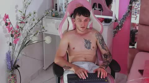 ---DYLAN--- online show from 12/18/25, 03:12