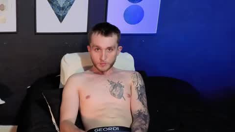 Snapshot of dylanwhite23 chatting on 04/07/26, 12:44 ---DYLAN--- online show from 04/07/26, 12:44