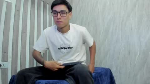 Snapshot of dylanxscot chatting on 05/21/26, 12:12 dylanxscot online show from 05/21/26, 12:12