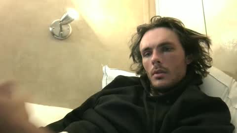 Snapshot of dylp400 chatting on 12/07/24, 12:35 dylp400 online show from 12/07/24, 12:35