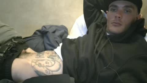 Snapshot of dylp400 chatting on 12/27/24, 07:29 dylp400 online show from 12/27/24, 07:29