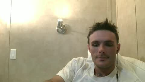 Snapshot of dylp400 chatting on 12/28/24, 04:52 dylp400 online show from 12/28/24, 04:52