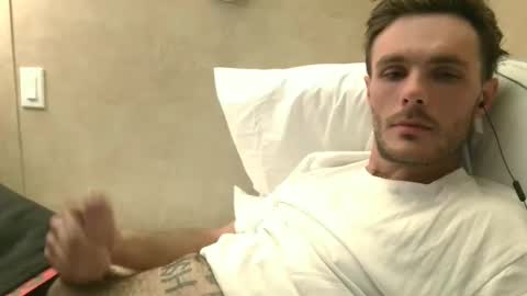 Snapshot of dylp400 chatting on 01/08/25, 12:05 dylp400 online show from 01/08/25, 12:05