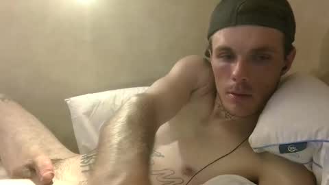 Snapshot of dylp400 chatting on 02/02/25, 05:21 dylp400 online show from 02/02/25, 05:21