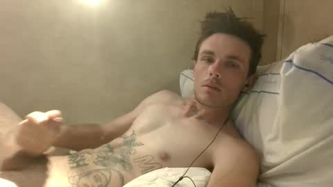 Snapshot of dylp400 chatting on 02/02/25, 09:30 dylp400 online show from 02/02/25, 09:30