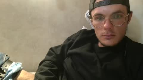 Snapshot of dylp400 chatting on 02/15/25, 02:22 dylp400 online show from 02/15/25, 02:22