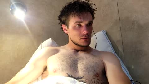 Snapshot of dylp400 chatting on 02/19/25, 04:44 dylp400 online show from 02/19/25, 04:44