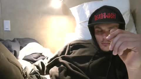 Snapshot of dylp400 chatting on 02/21/25, 09:24 dylp400 online show from 02/21/25, 09:24