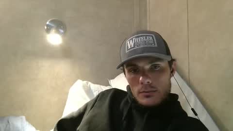 Snapshot of dylp400 chatting on 02/23/25, 04:17 dylp400 online show from 02/23/25, 04:17