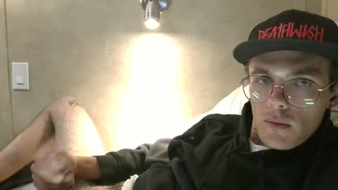 Snapshot of dylp400 chatting on 03/01/25, 07:26 dylp400 online show from 03/01/25, 07:26