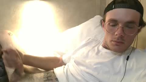 Snapshot of dylp400 chatting on 03/03/25, 11:44 dylp400 online show from 03/03/25, 11:44