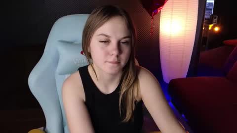 Snapshot of dyna_bae chatting on 03/11/25, 04:21 Dyna online show from 03/11/25, 04:21