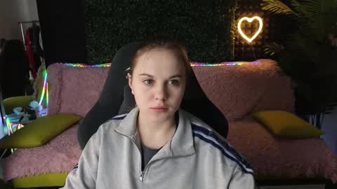 Snapshot of dyna_bae chatting on 09/14/25, 01:49 Dyna online show from 09/14/25, 01:49