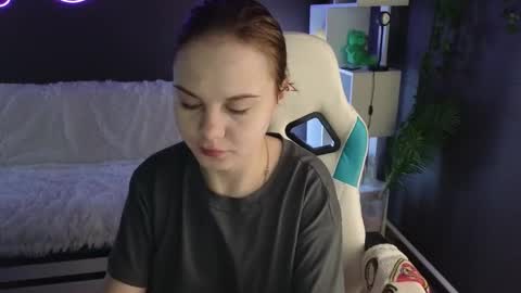 Snapshot of dyna_bae chatting on 09/15/25, 01:49 Dyna online show from 09/15/25, 01:49