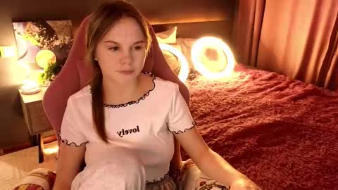 Snapshot of dyna_bae chatting on 09/23/25, 01:52 Dyna online show from 09/23/25, 01:52