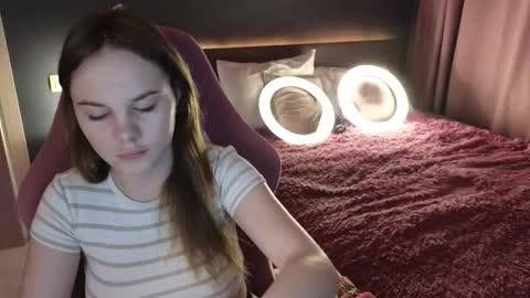 Snapshot of dyna_bae chatting on 09/24/25, 02:04 Dyna online show from 09/24/25, 02:04