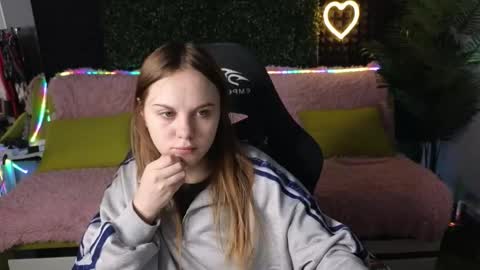 Snapshot of dyna_bae chatting on 09/30/25, 02:38 Dyna online show from 09/30/25, 02:38