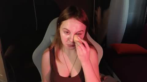 Snapshot of dyna_bae chatting on 10/13/25, 01:49 Dyna online show from 10/13/25, 01:49