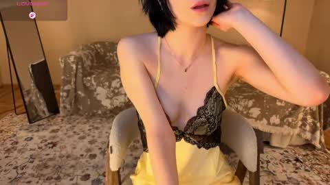 Snapshot of e1ara chatting on 04/12/26, 10:42 e1ara online show from 04/12/26, 10:42