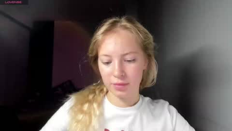 Snapshot of e___lisa chatting on 12/20/24, 02:41 fansly - yourbestbaby online show from 12/20/24, 02:41