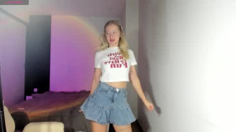 Snapshot of e___lisa chatting on 12/27/24, 02:14 fansly - yourbestbaby online show from 12/27/24, 02:14