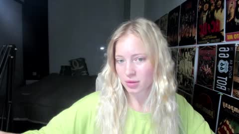 Snapshot of e___lisa chatting on 02/03/25, 05:07 fansly - yourbestbaby online show from 02/03/25, 05:07