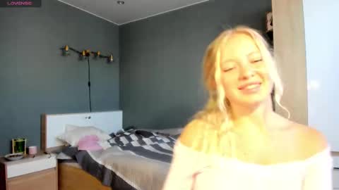 Snapshot of e___lisa chatting on 03/09/25, 07:12 fansly - yourbestbaby online show from 03/09/25, 07:12