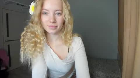 Snapshot of e___lisa chatting on 03/20/26, 05:12 fansly - yourbestbaby online show from 03/20/26, 05:12