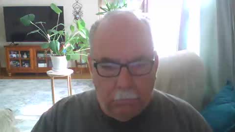 Snapshot of earl52 chatting on 09/11/25, 07:14 earl52 online show from 09/11/25, 07:14
