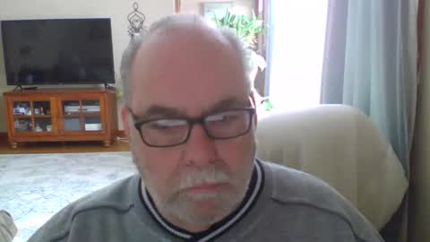 Snapshot of earl52 chatting on 03/01/26, 05:04 earl52 online show from 03/01/26, 05:04