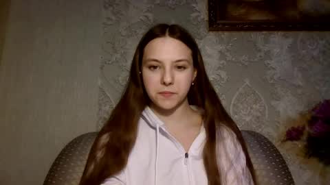 Yuni online show from 04/16/26, 03:02