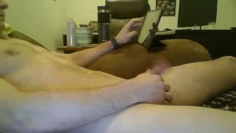 Snapshot of earlthomas00 chatting on 02/26/25, 03:41 earlthomas00 online show from 02/26/25, 03:41